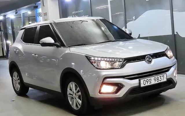 더뉴티볼리에어 중고차 티볼리 아머 2WD 가솔린 VX 매물 사진 2 - 2017/10 42,974km