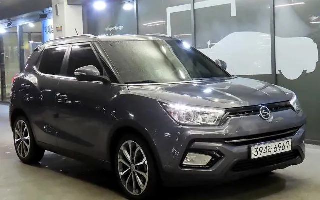 더뉴티볼리에어 중고차 티볼리 아머 2WD 디젤 VX 매물 사진 3 - 2018/03 127,708km